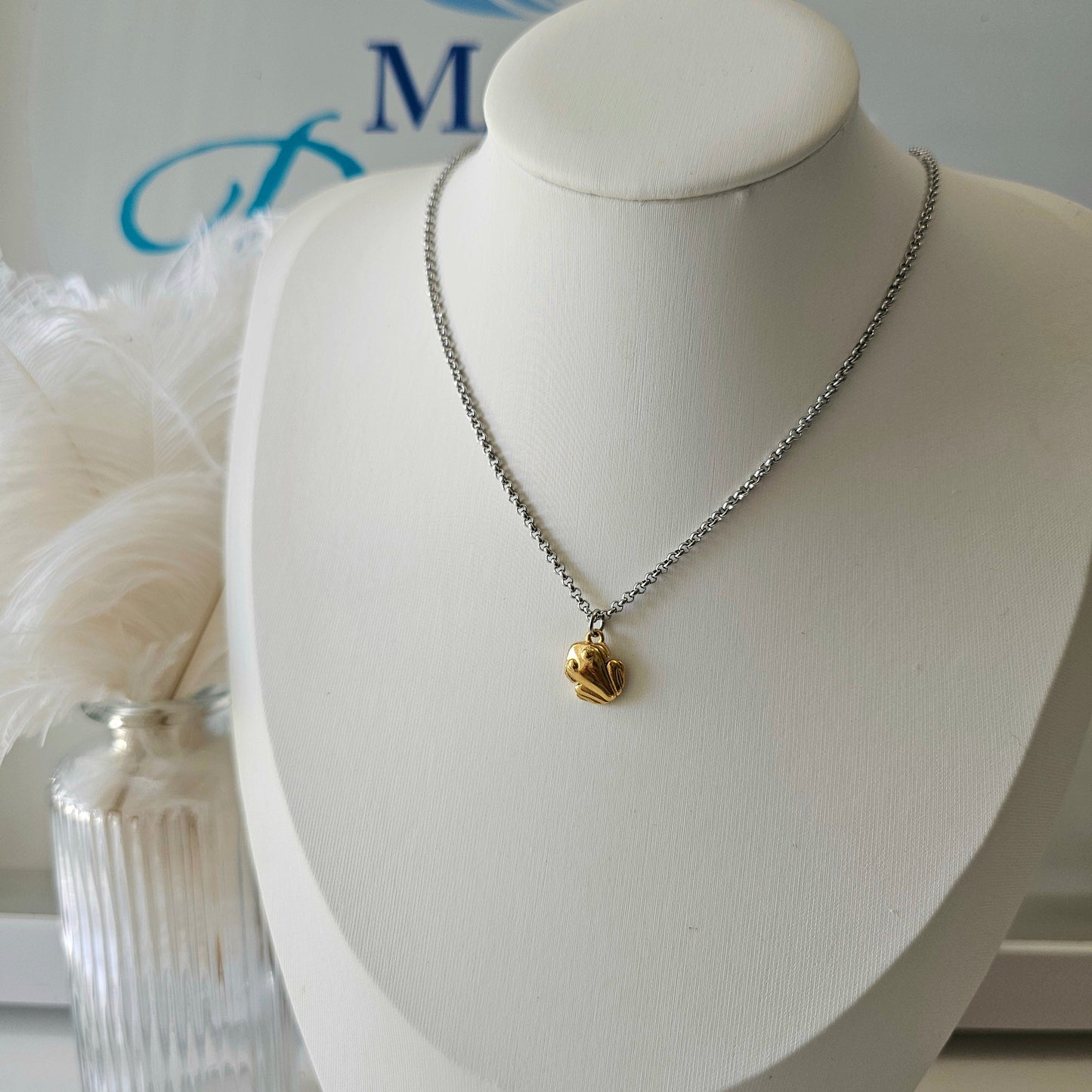 Coqui necklace