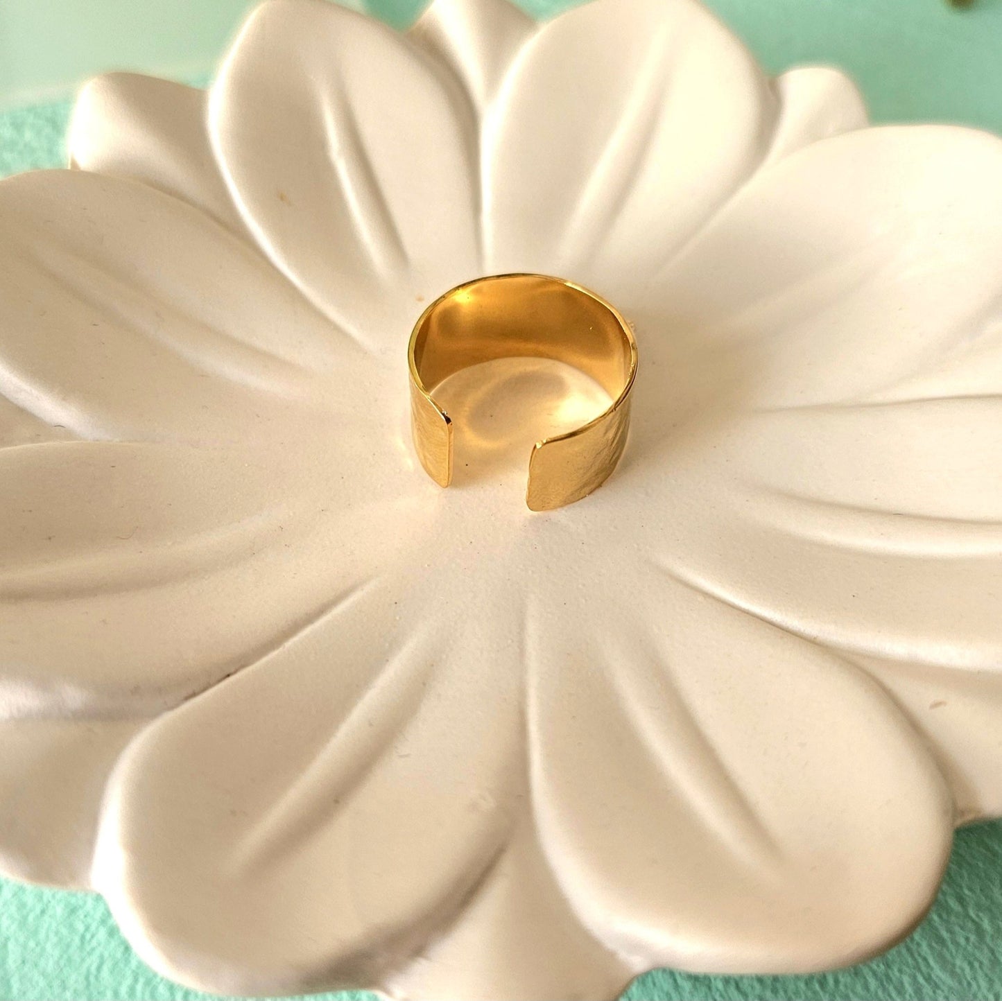 Idalia pearls ring