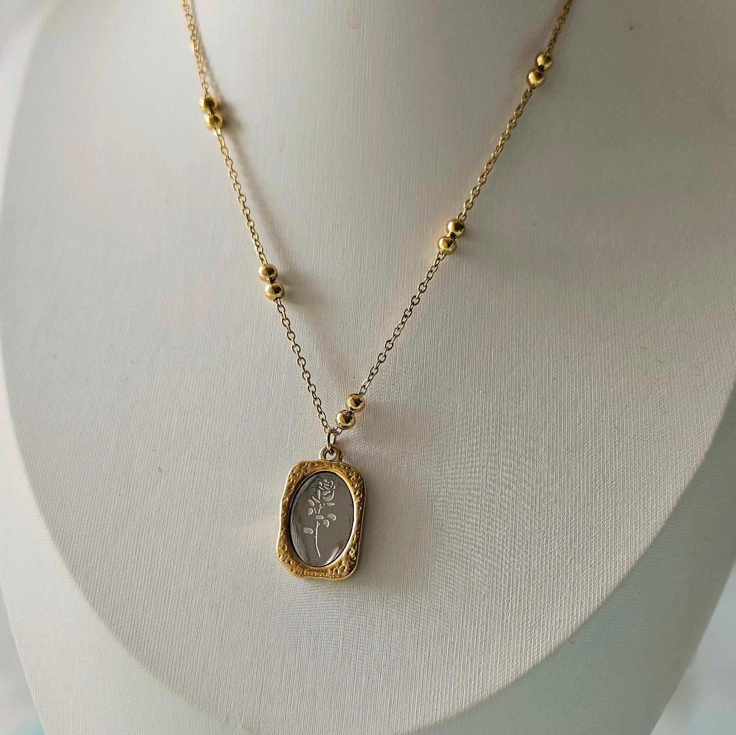 Victoria necklace