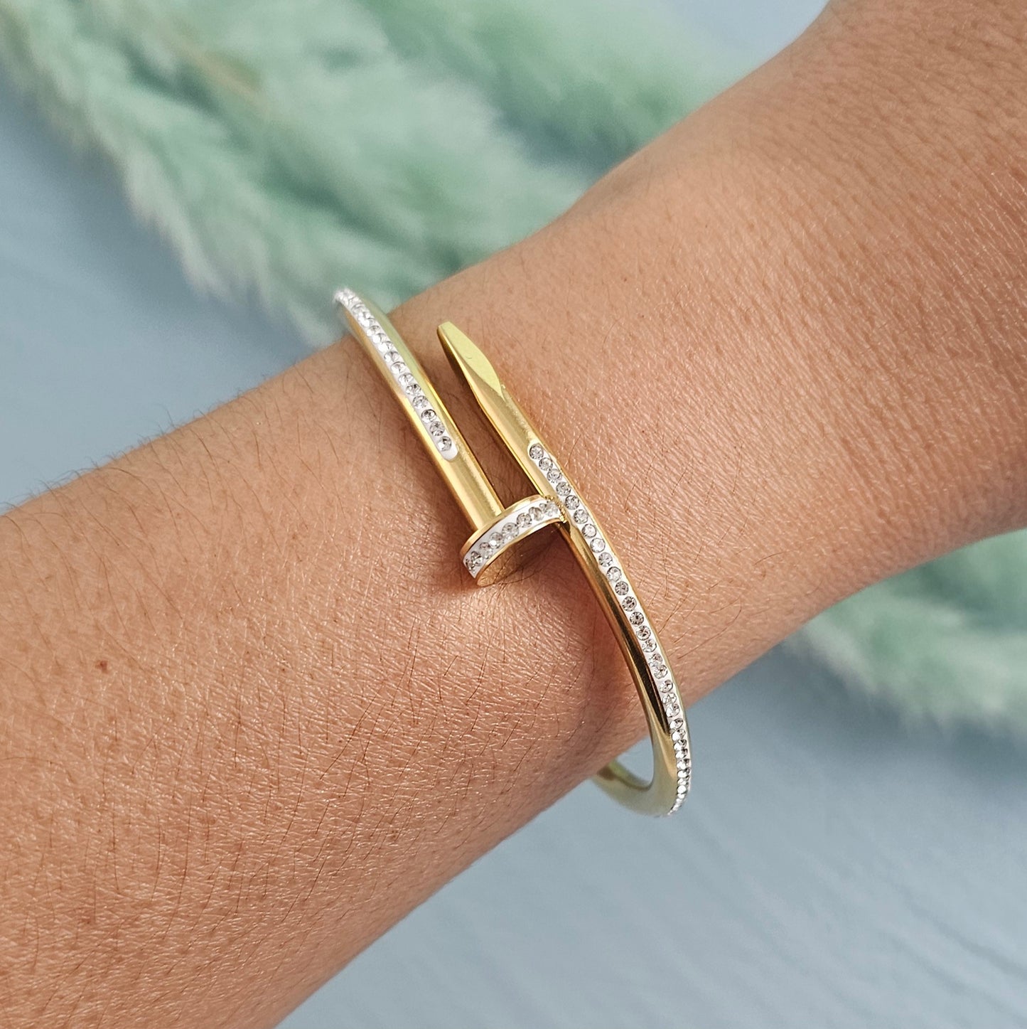 Nail bangle