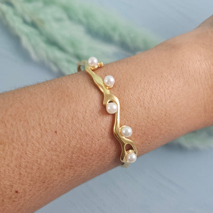 Pearls bangle