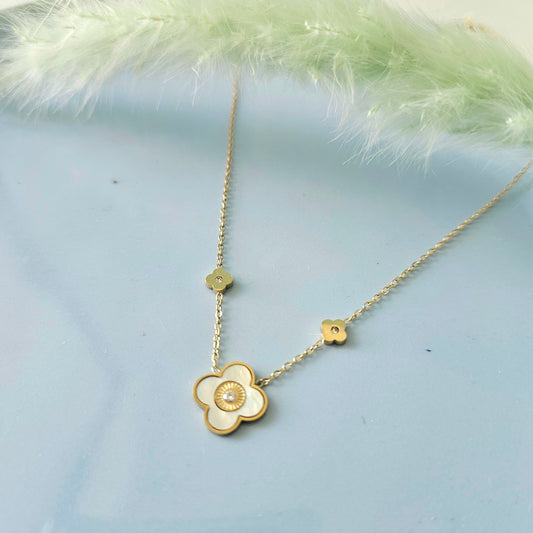Clover shine necklace
