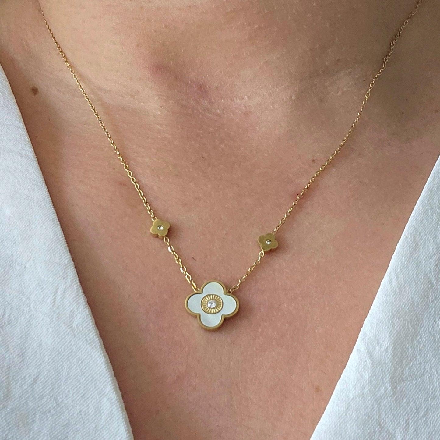 Clover shine necklace