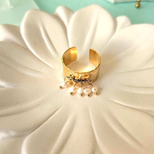 Idalia pearls ring