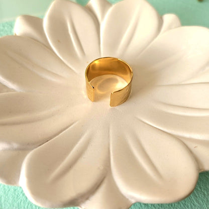 Idalia pearls ring