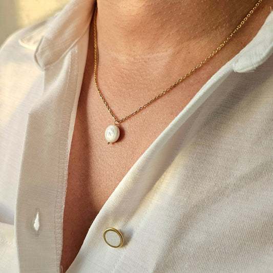Iris pearl necklace