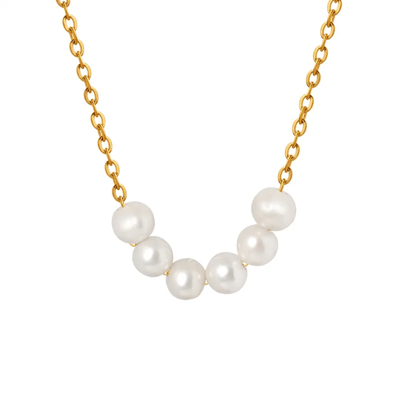 Karla pearl necklace