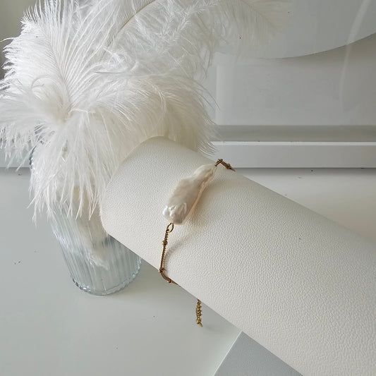 Paola pearl bracelet
