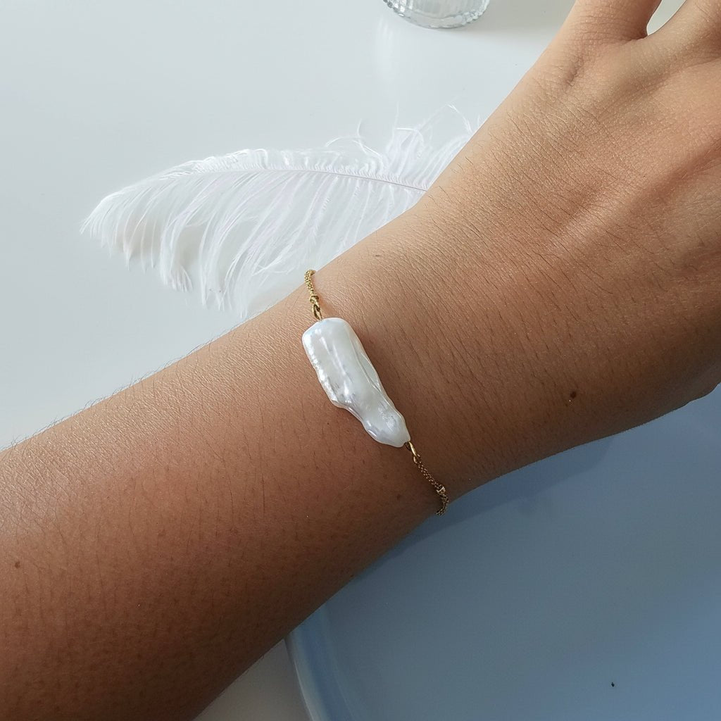Paola pearl bracelet