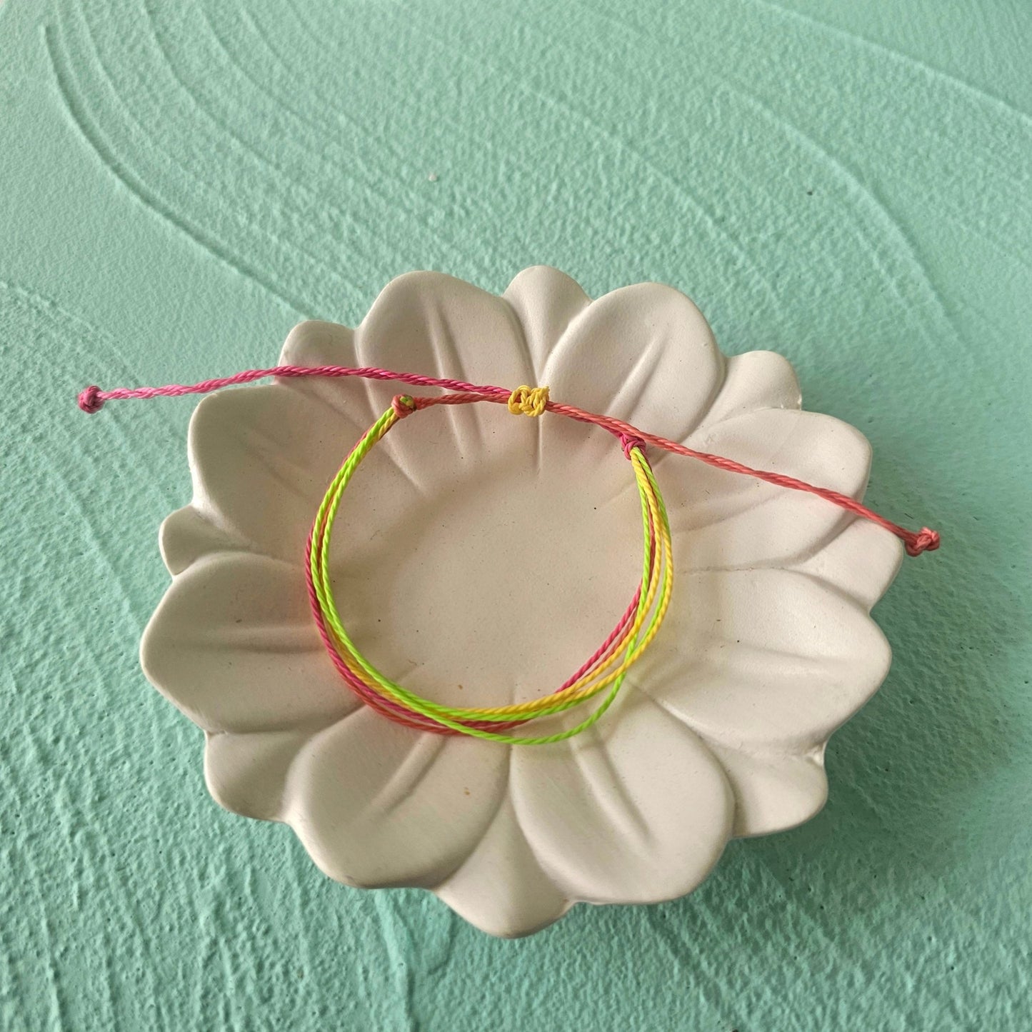 Pulseras de hilo encerado