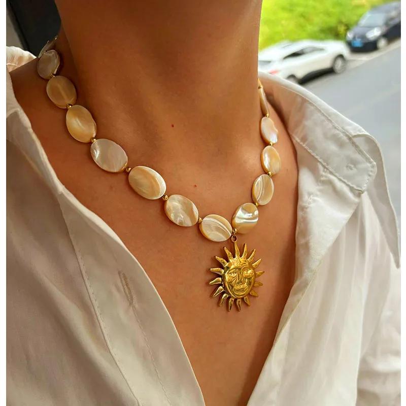 Solarena necklace