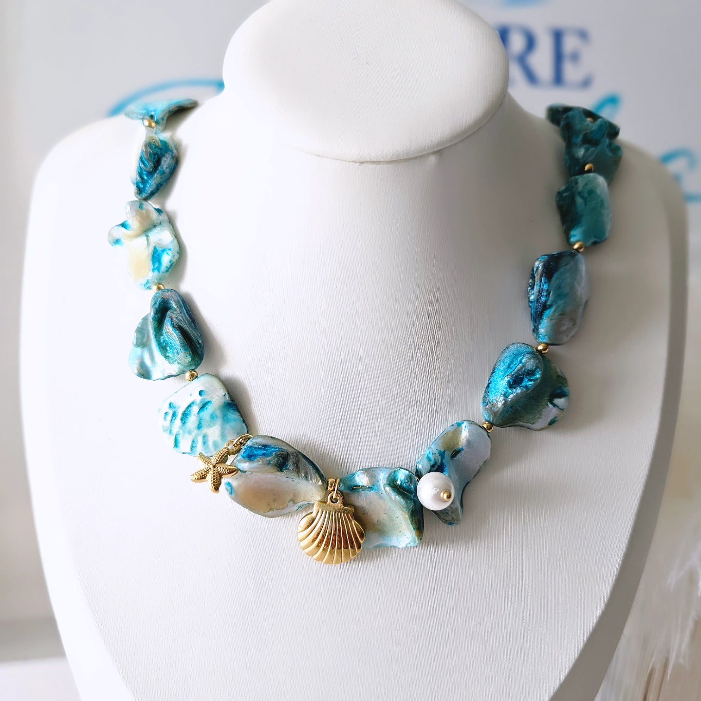 Madre Perla blue necklace