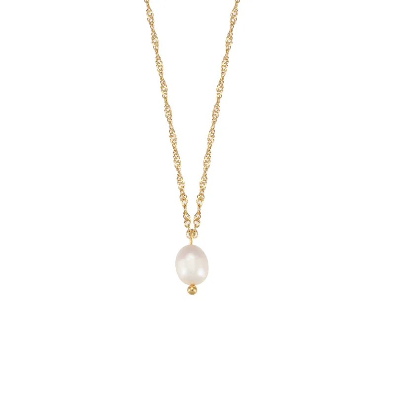 Simple pearl necklace