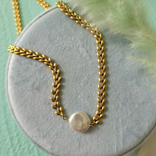 Ruth pearl necklace