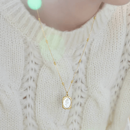 Victoria necklace
